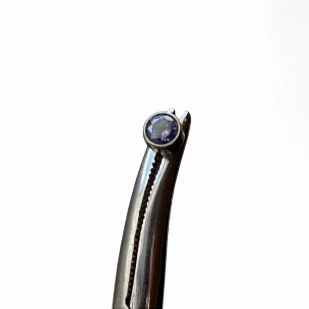 Bundle of Titanium 16g Threaded Ends - Picture 7 of 8